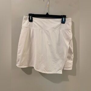 Athleta- White Athletic Skort-Size Medium(Tall)